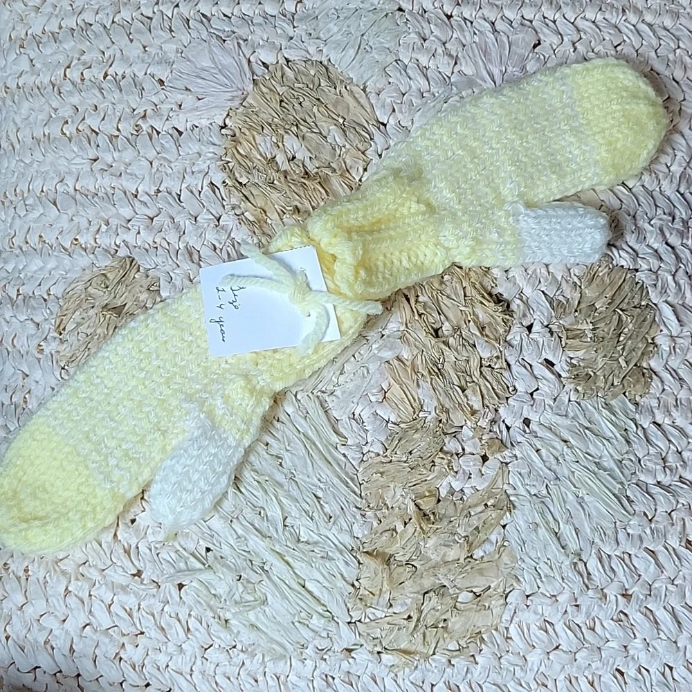 Handmade mittens, size 2-4 years